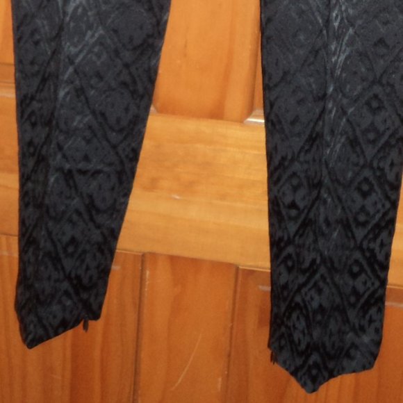 Elegant Ankle Pants Chico's Size 1.5 - Picture 3 of 7